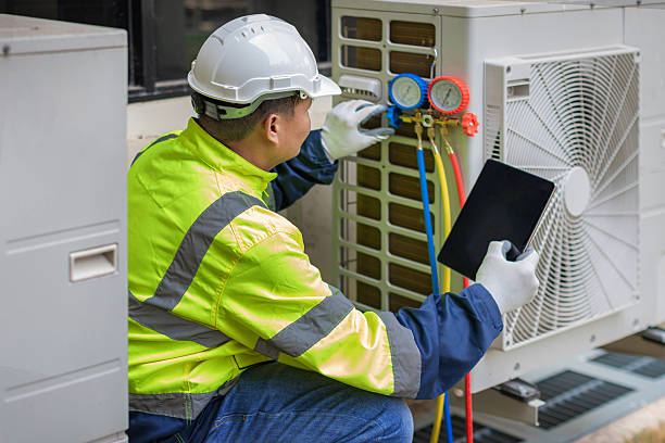 Professional Emergency Hvac Repair technician working in Shenorock, NY